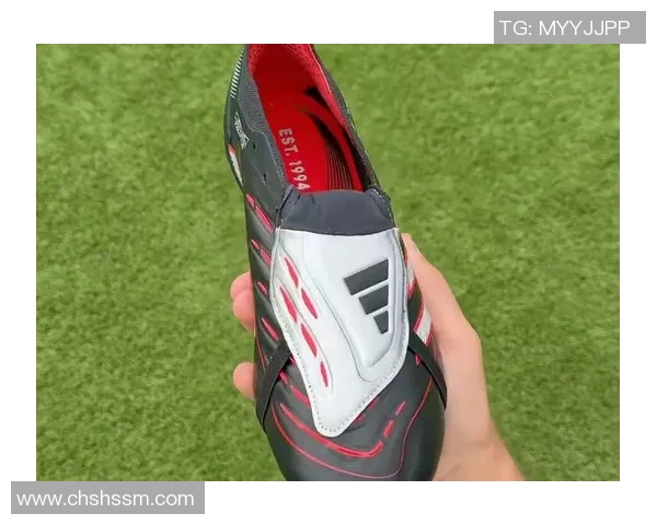 足球巨星钟爱休闲鞋展现赛场外时尚与生活品味魅力